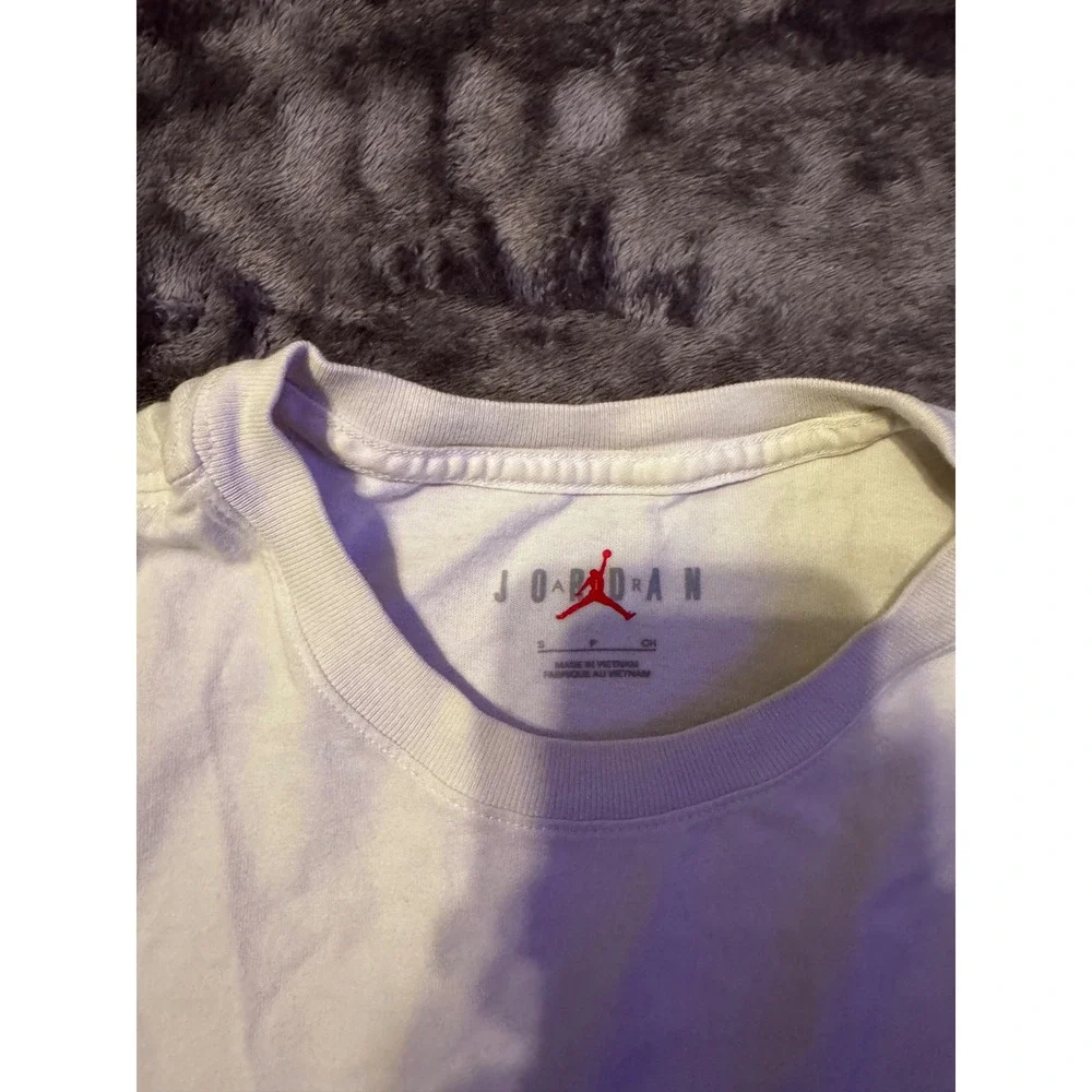 Jordan Anti-Gravity Machines Graphic T-Shirt White Mens Small AJ1 Back Print